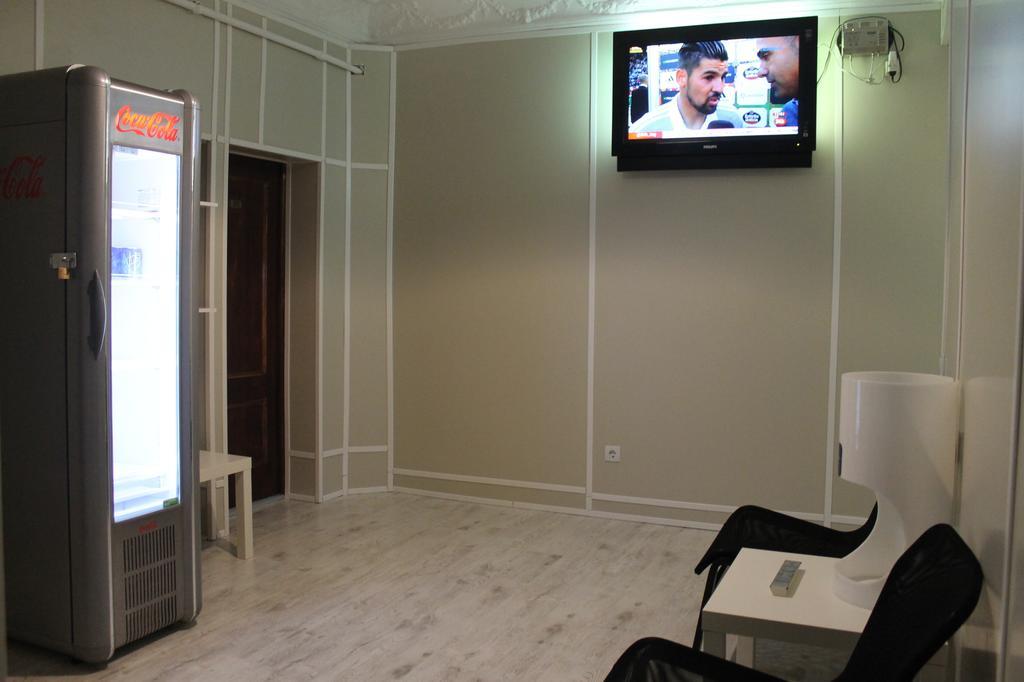 Hostal Trevinca Madrid Luaran gambar