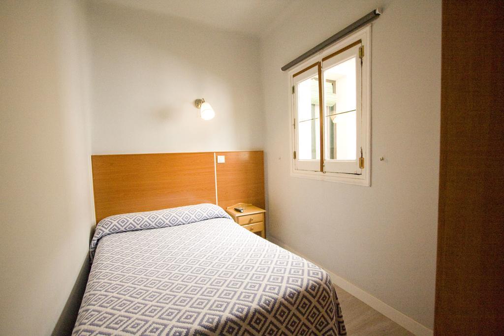 Hostal Trevinca Madrid Luaran gambar