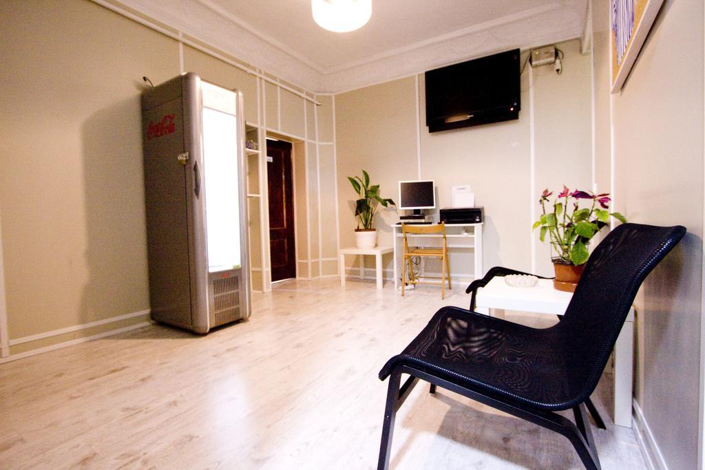 Hostal Trevinca Madrid Luaran gambar