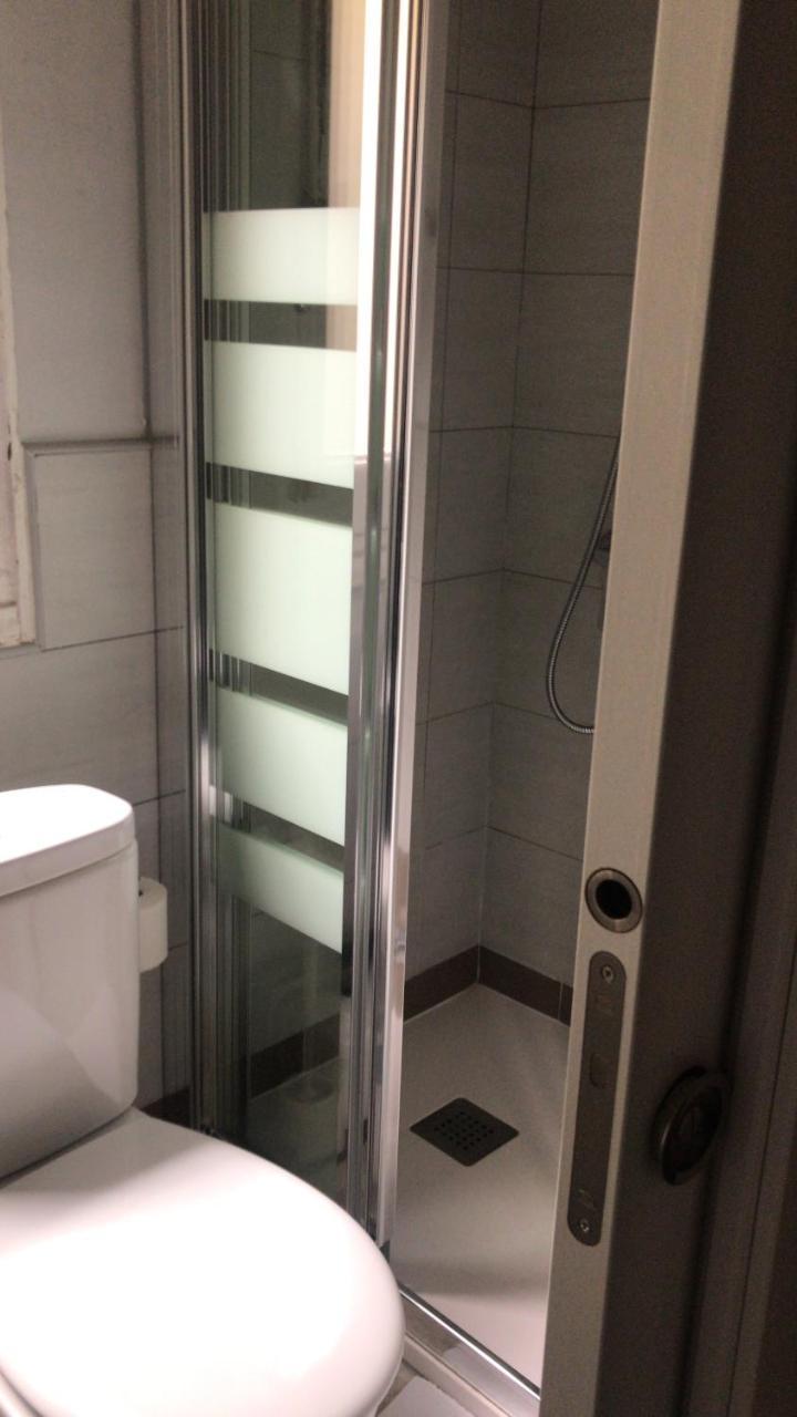 Hostal Trevinca Madrid Luaran gambar
