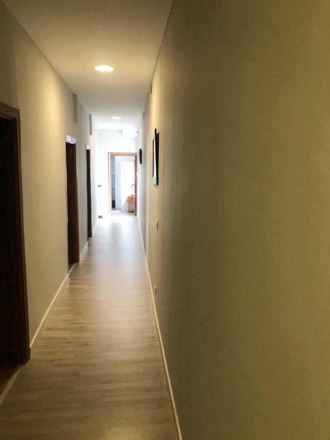 Hostal Trevinca Madrid Luaran gambar