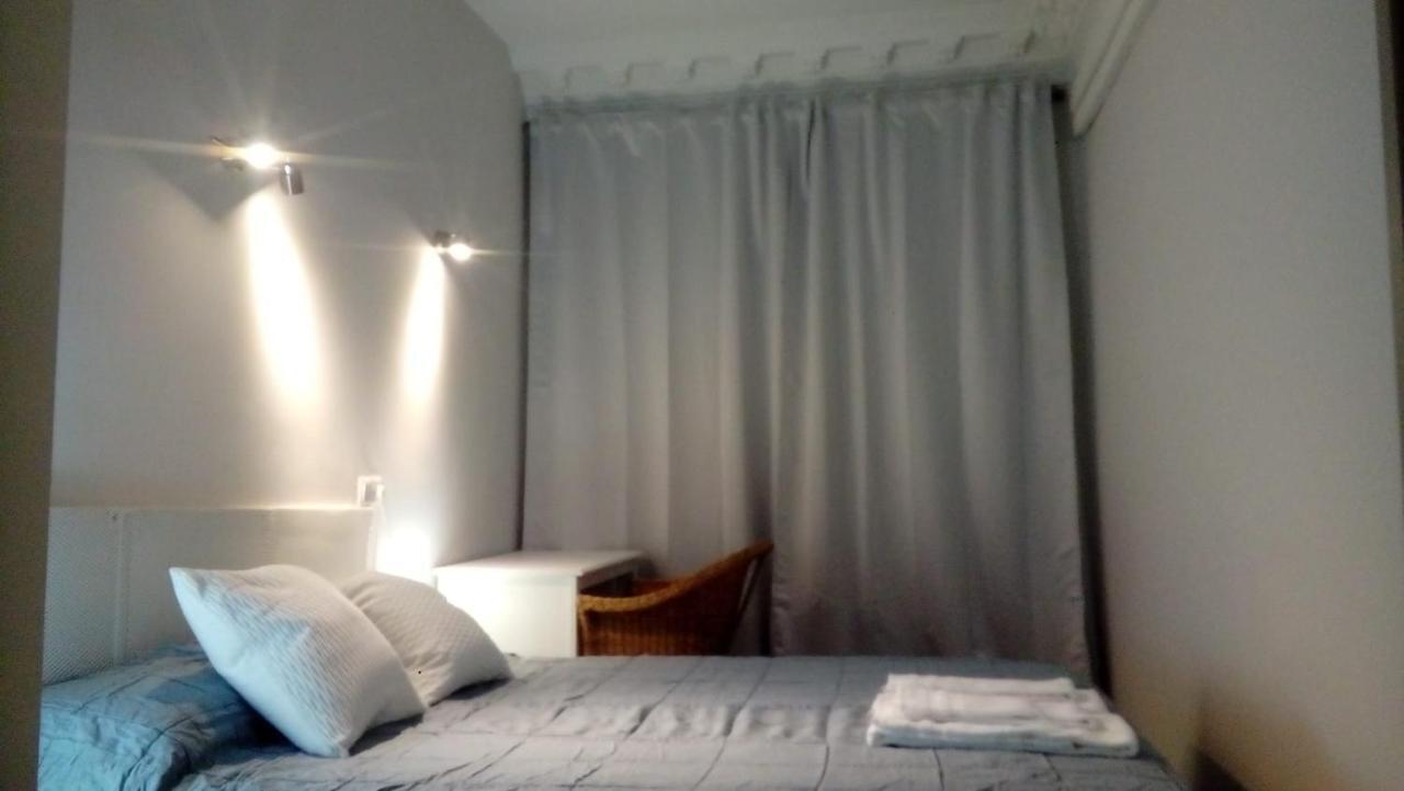 Hostal Trevinca Madrid Luaran gambar